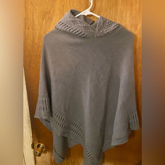 STEVE Madden poncho - Picture 1 of 3